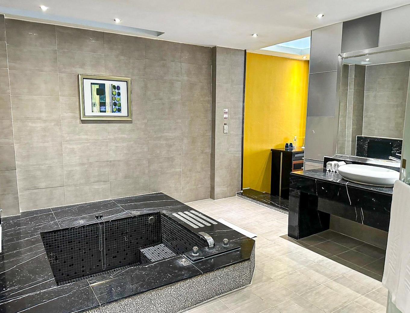 All-Ur Boutique Motel-Jhu Shan Branch Жушан Екстериор снимка