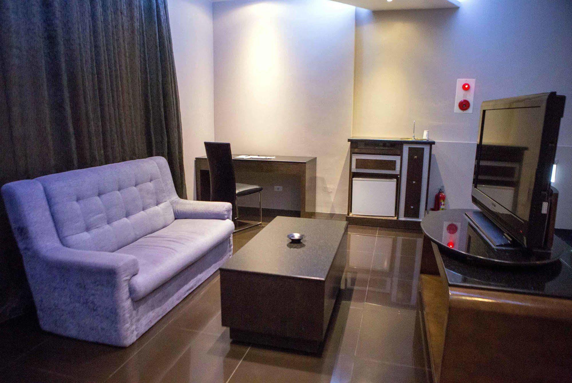 All-Ur Boutique Motel-Jhu Shan Branch Жушан Екстериор снимка
