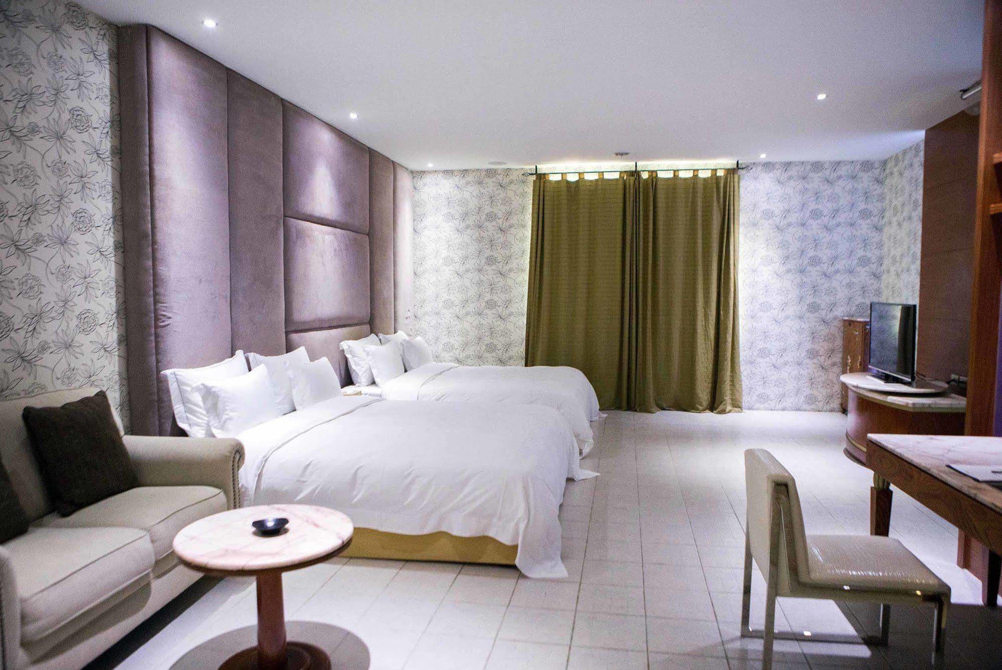 All-Ur Boutique Motel-Jhu Shan Branch Жушан Екстериор снимка