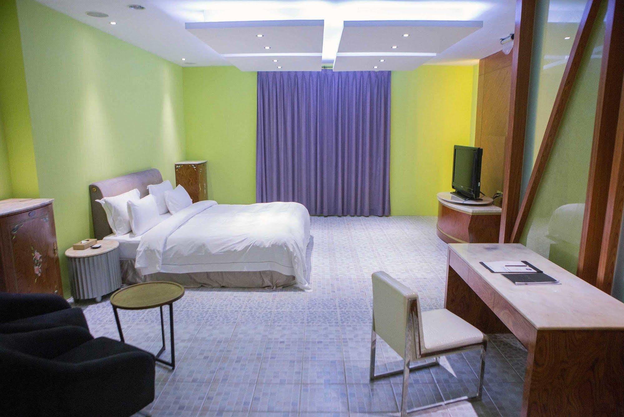 All-Ur Boutique Motel-Jhu Shan Branch Жушан Екстериор снимка