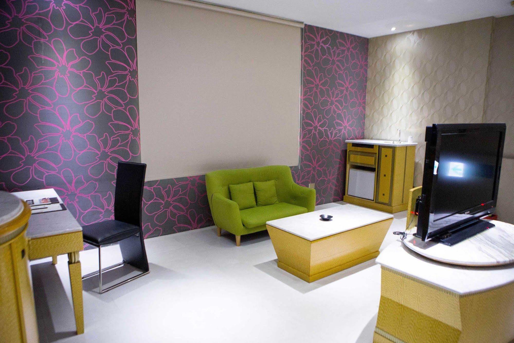 All-Ur Boutique Motel-Jhu Shan Branch Жушан Екстериор снимка